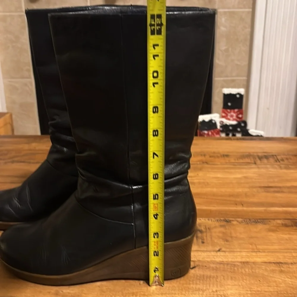 Keen wedge sample boot, black pull on